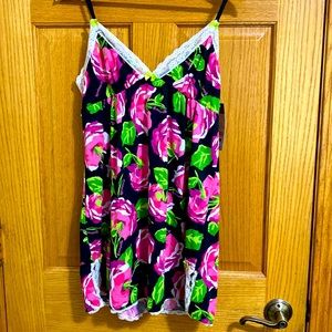NWT Betseyville Black Large Rose Chemise Size Large, Never Used